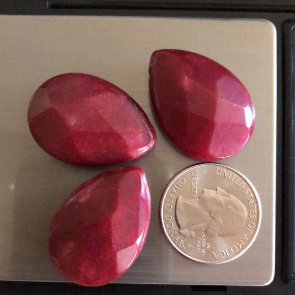 Three Faceted Ruby Red Teardrop Red Jade Beads - Picture 4 of 5